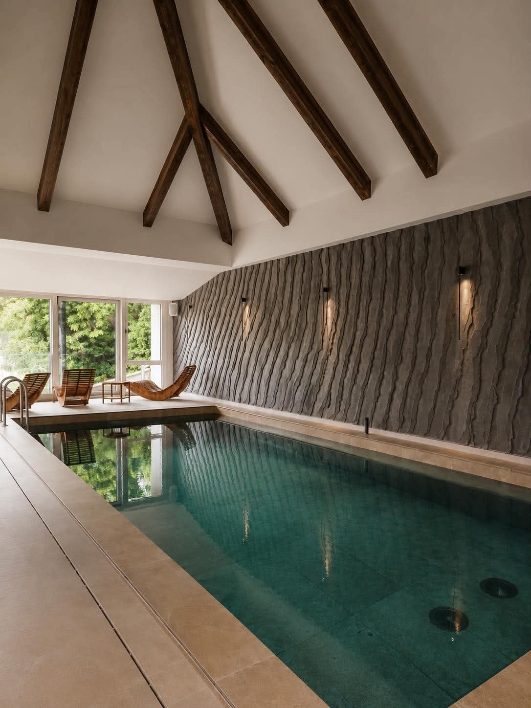 Wellness és medence